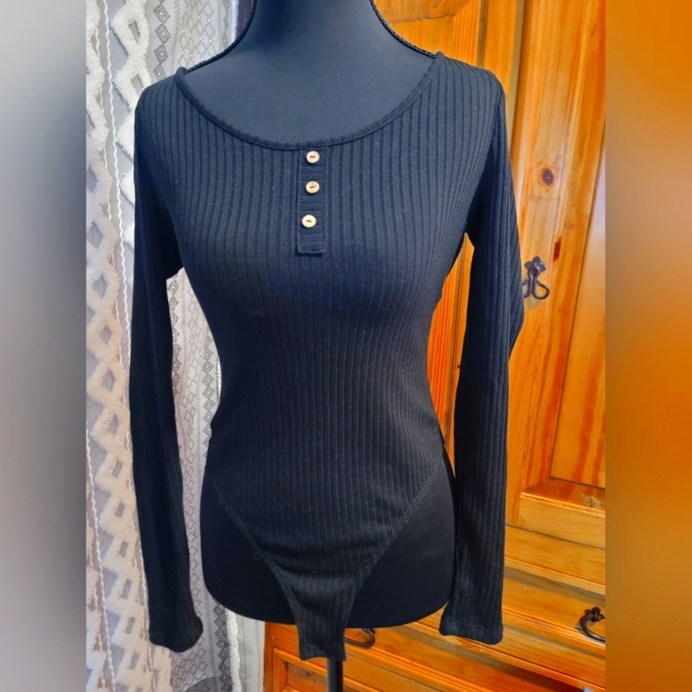Black Ribbed Long Sleeve Top